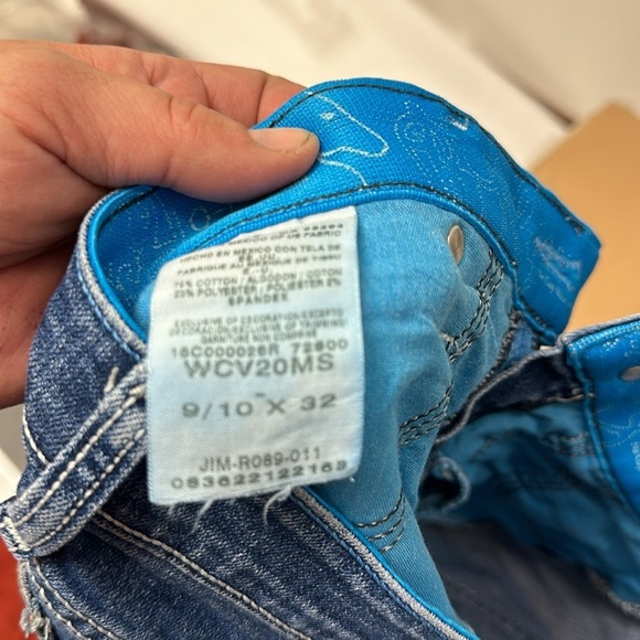 Wrangler size 9/10 by 32 long - Picture 3 of 6